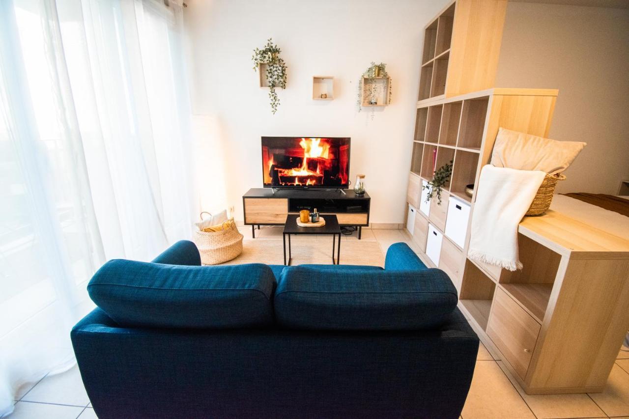 Studio Charmant Cergy Le Haut Au Pied De La Gare ! Parking Prive ! Lejlighed Eksteriør billede