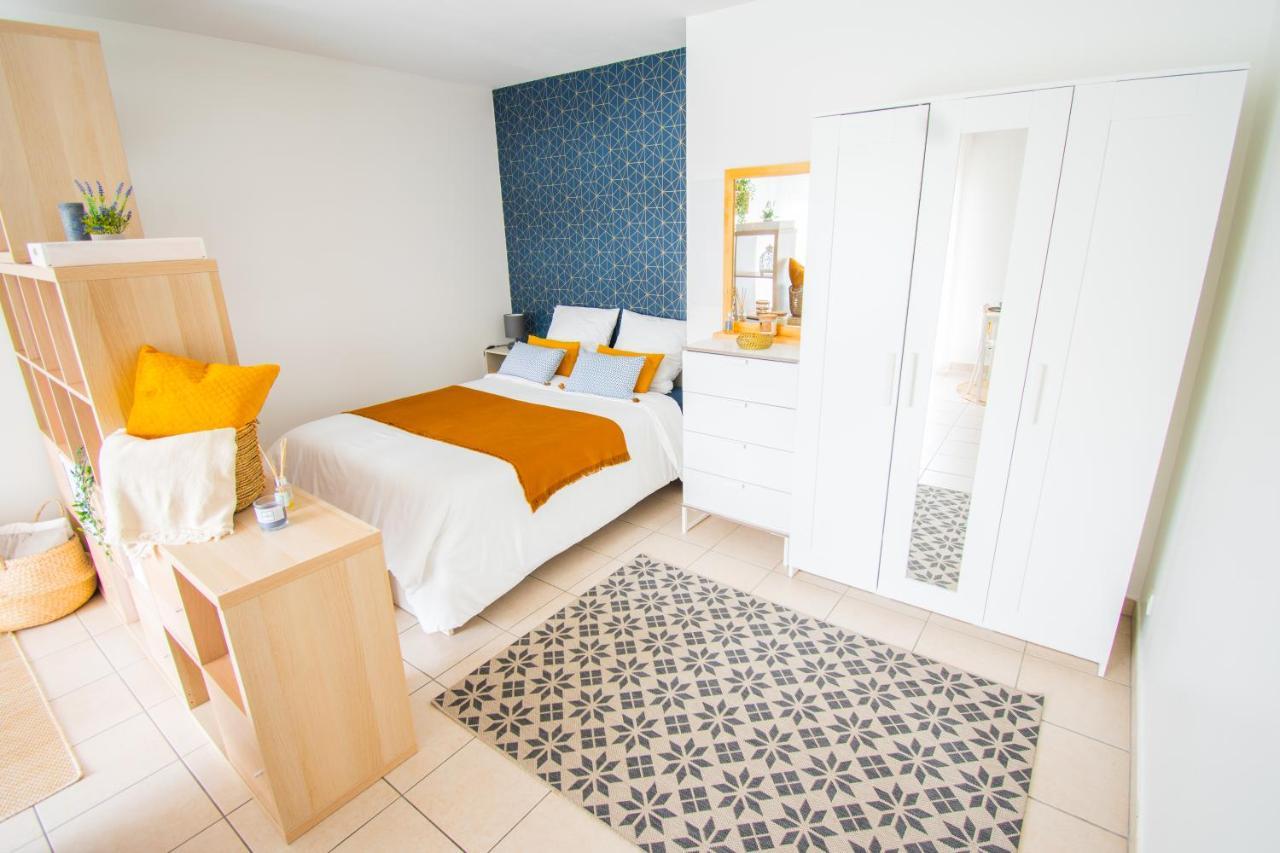 Studio Charmant Cergy Le Haut Au Pied De La Gare ! Parking Prive ! Lejlighed Eksteriør billede